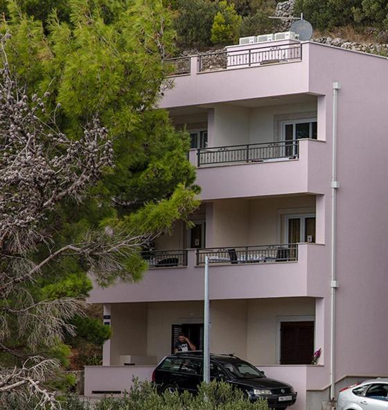 ברלה Apartmani Vice מראה חיצוני תמונה