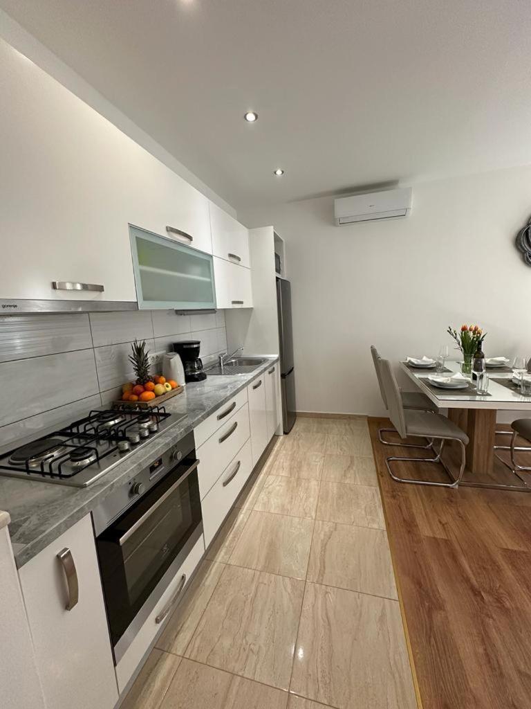 ברלה Apartmani Vice מראה חיצוני תמונה